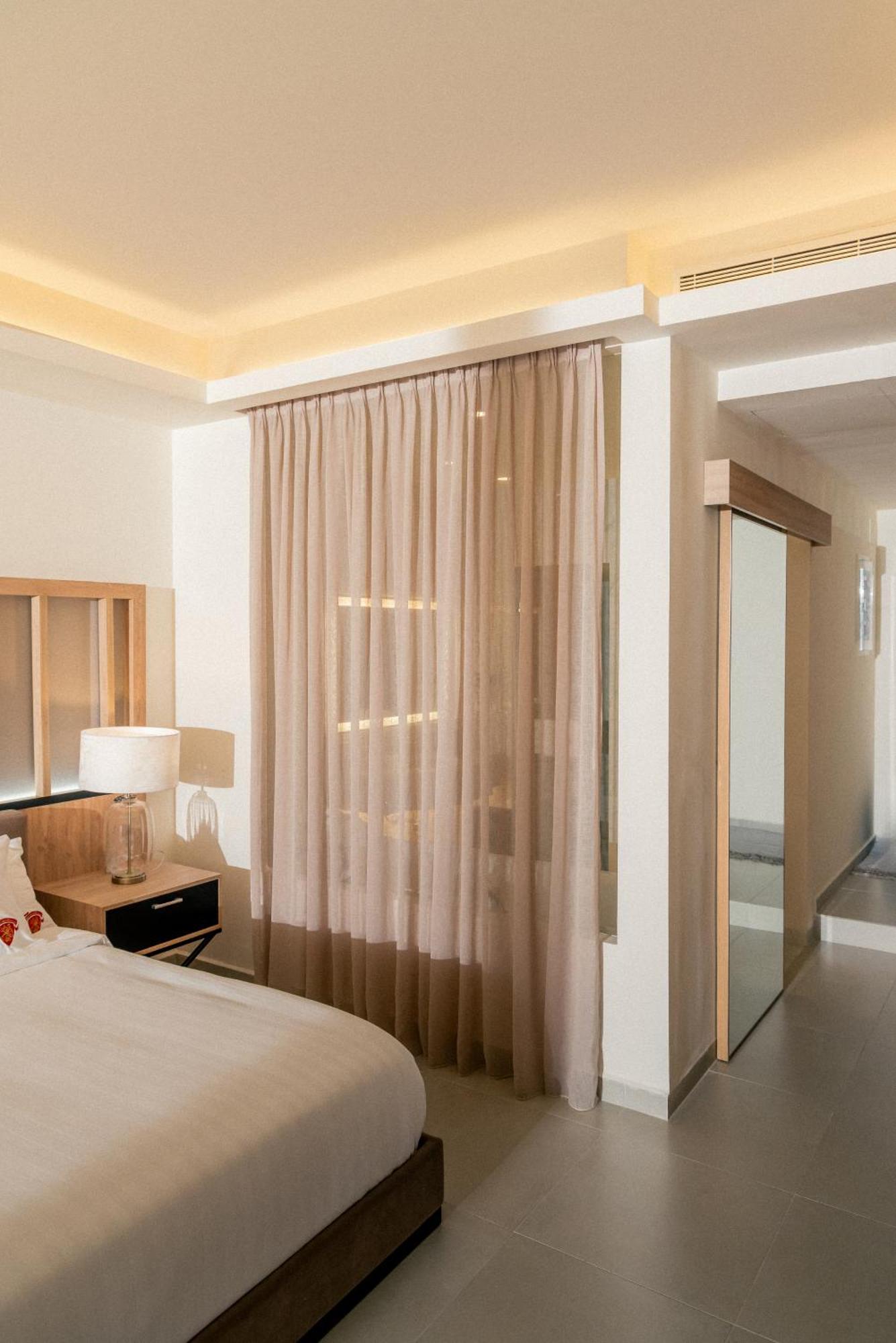 Hotel Saint Georges Beirut Al Marfa' Esterno foto