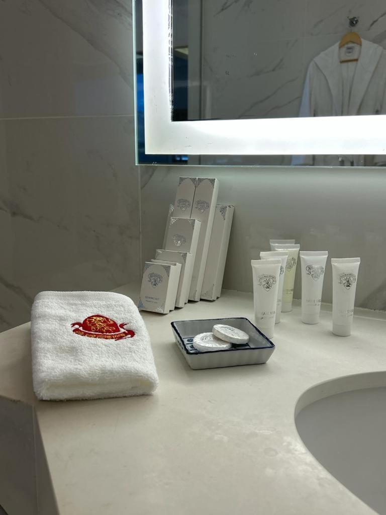 Hotel Saint Georges Beirut Al Marfa' Esterno foto