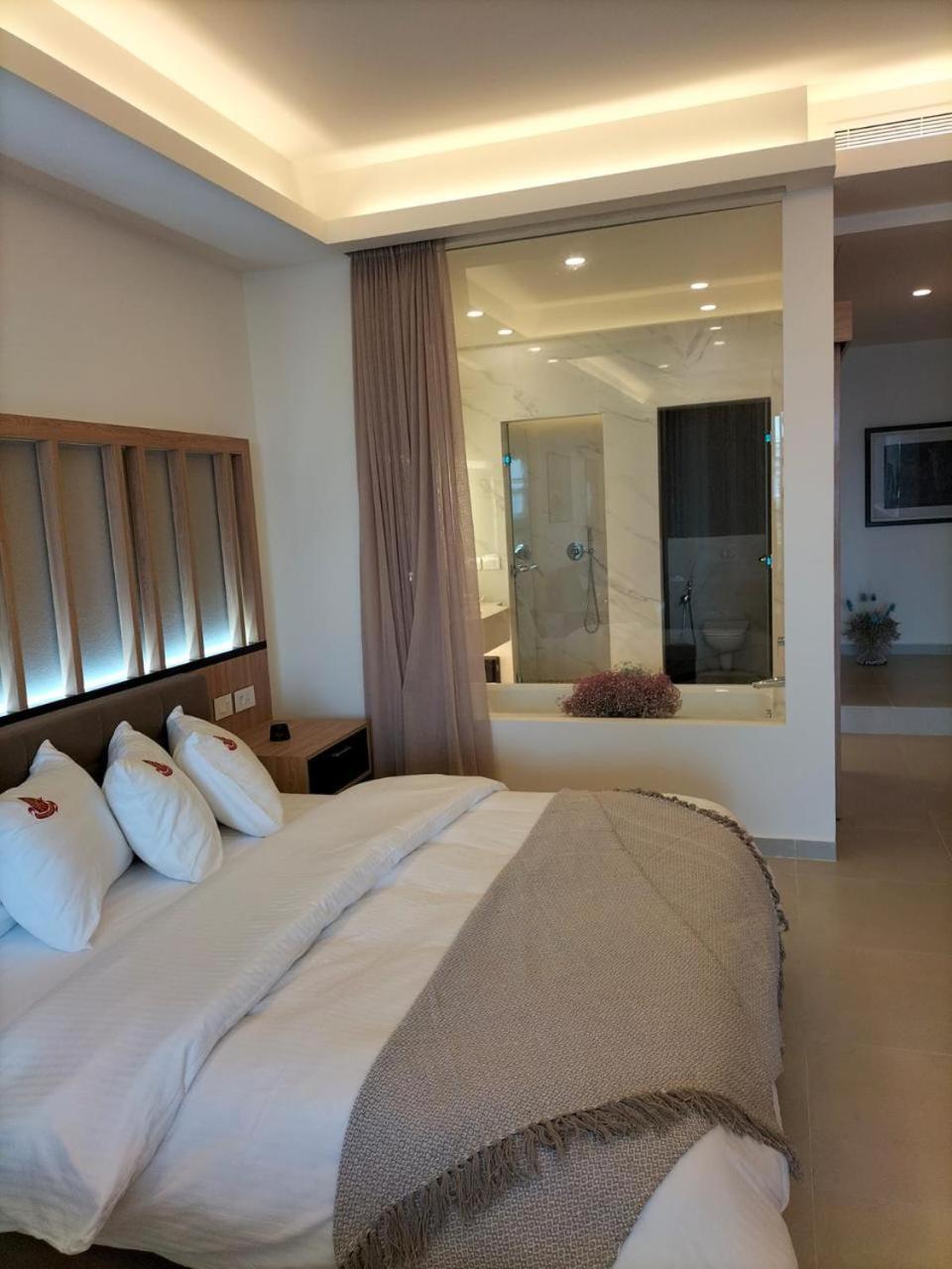Hotel Saint Georges Beirut Al Marfa' Esterno foto